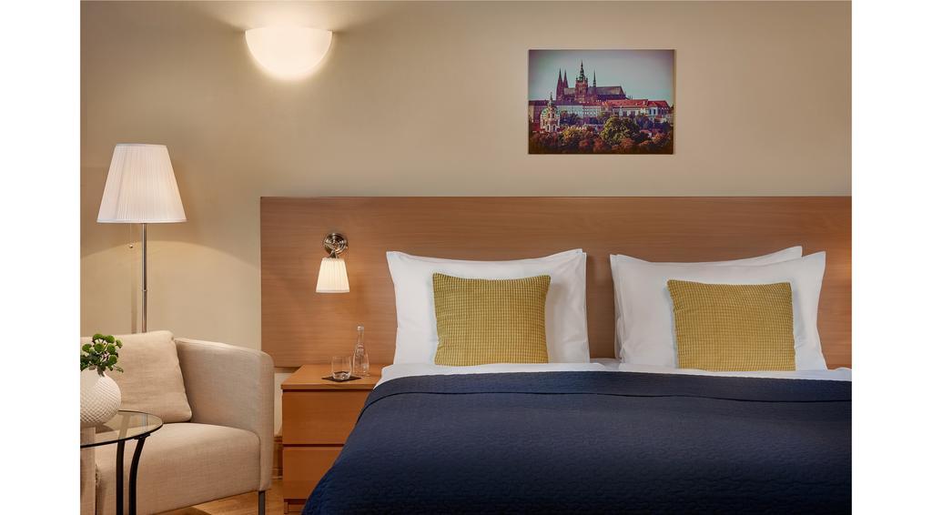 Mostecká 12 Hotel